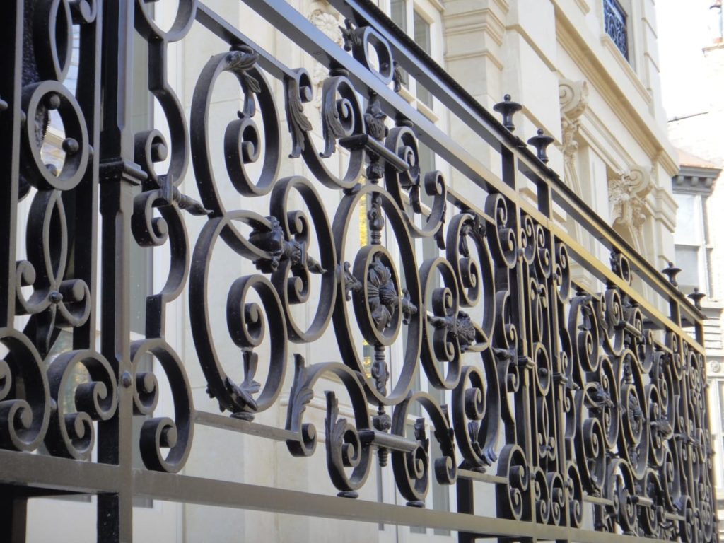 Ask a Metallurgist: Wrought Iron vs Cast Iron